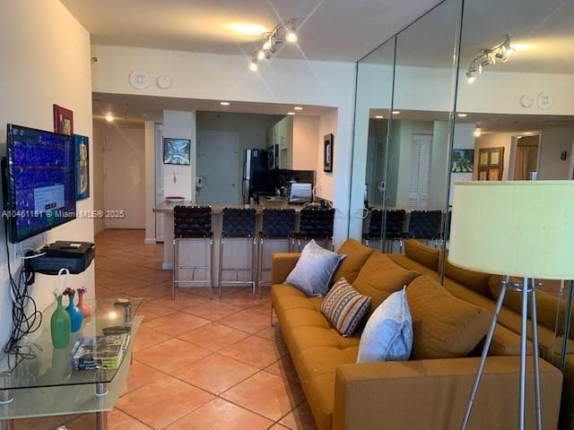 The Decoplage · #1129 in Miami Beach - Photo 4