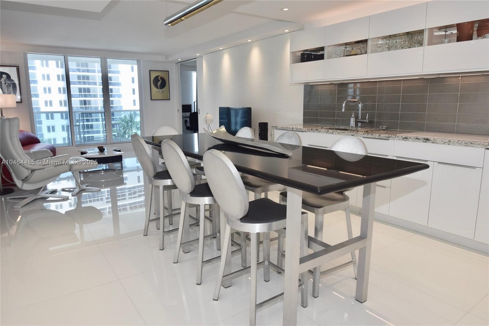Roney Palace · #815/814 in Miami Beach - Photo 6