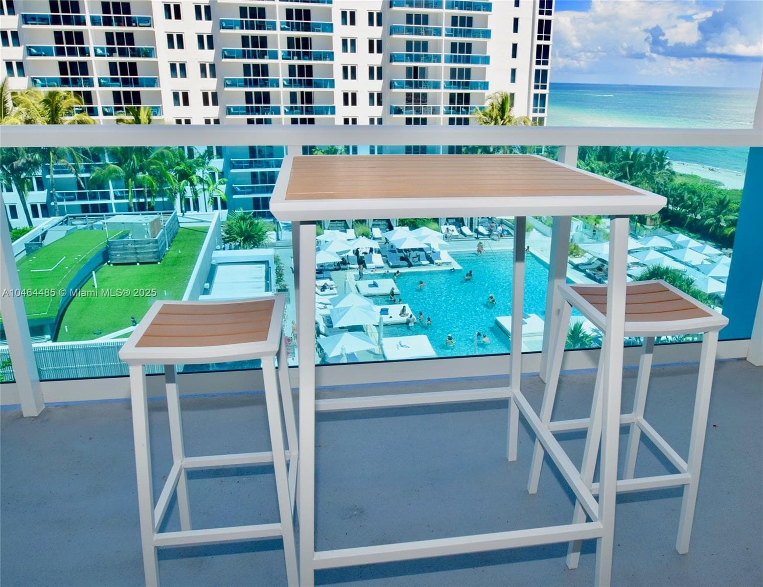 Roney Palace · #815/814 in Miami Beach - Photo 1
