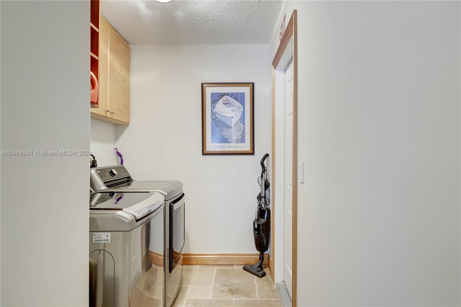 309 Oak St photo 45