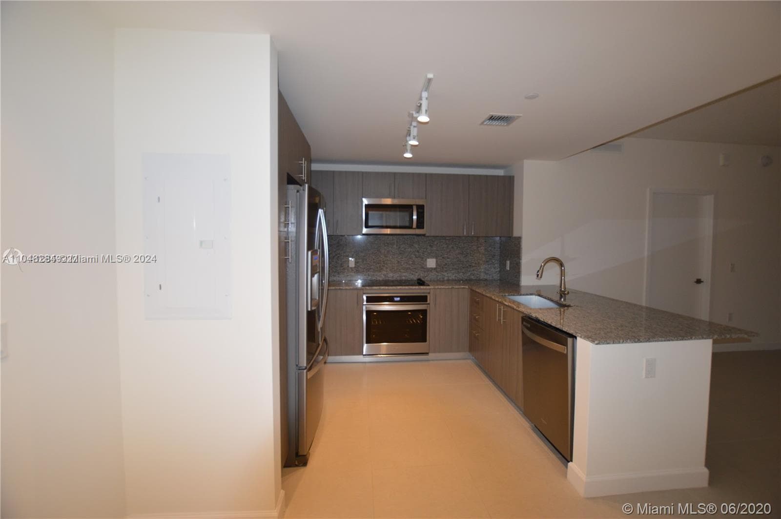 5350 PARK CONDO · #613 in Doral - Photo 7
