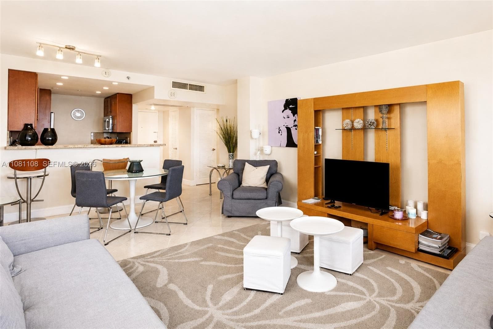 The Decoplage · #1121 in Miami Beach - Photo 3
