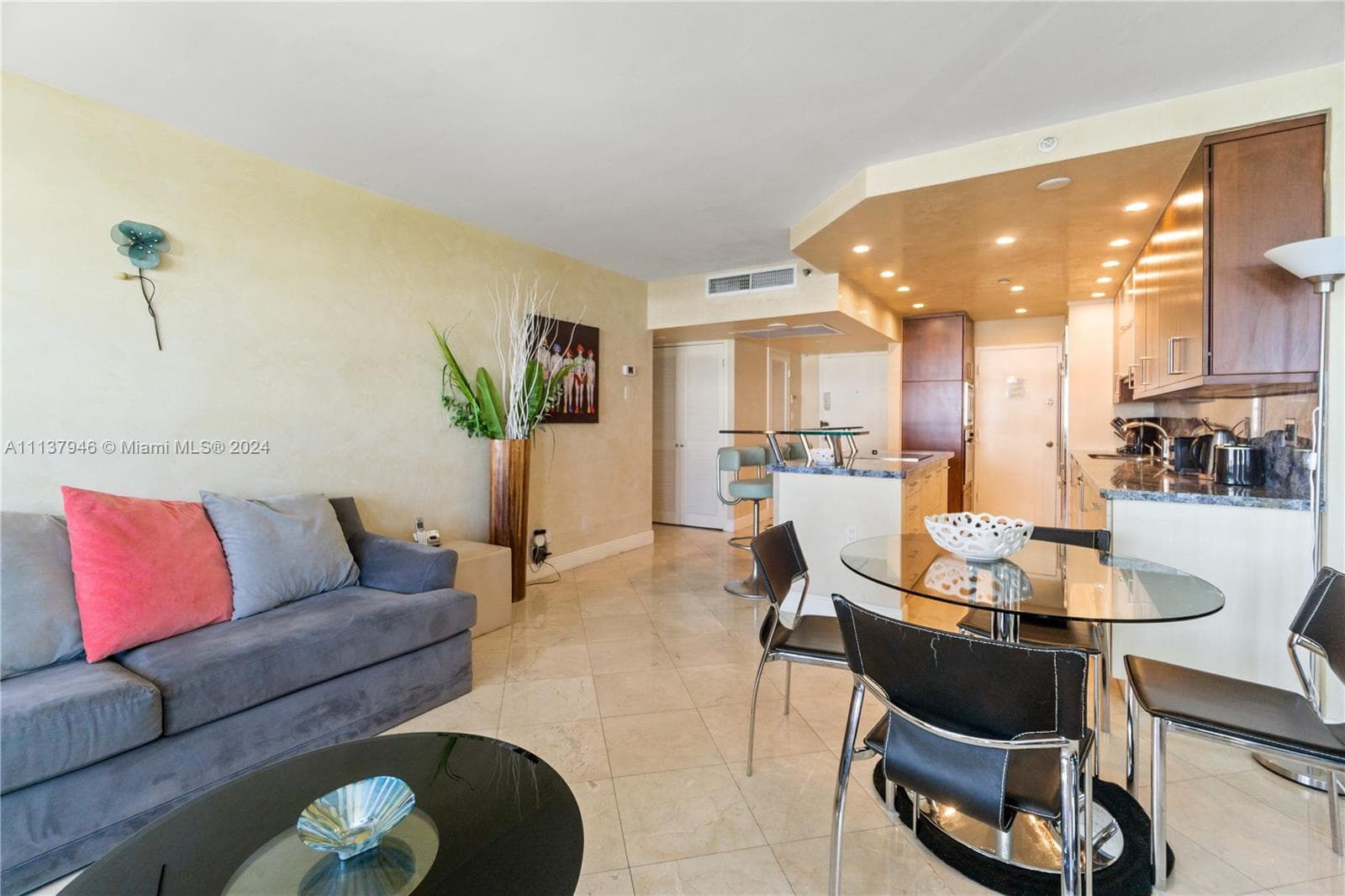 The Decoplage · #1533 in Miami Beach - Photo 2