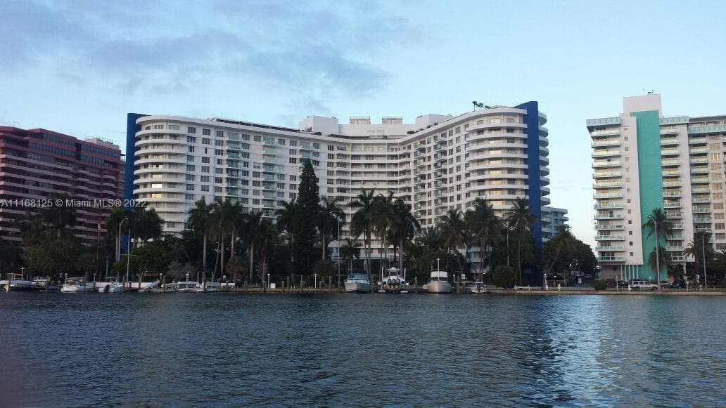Seacoast 5151 · #914 in Miami Beach - Photo 13