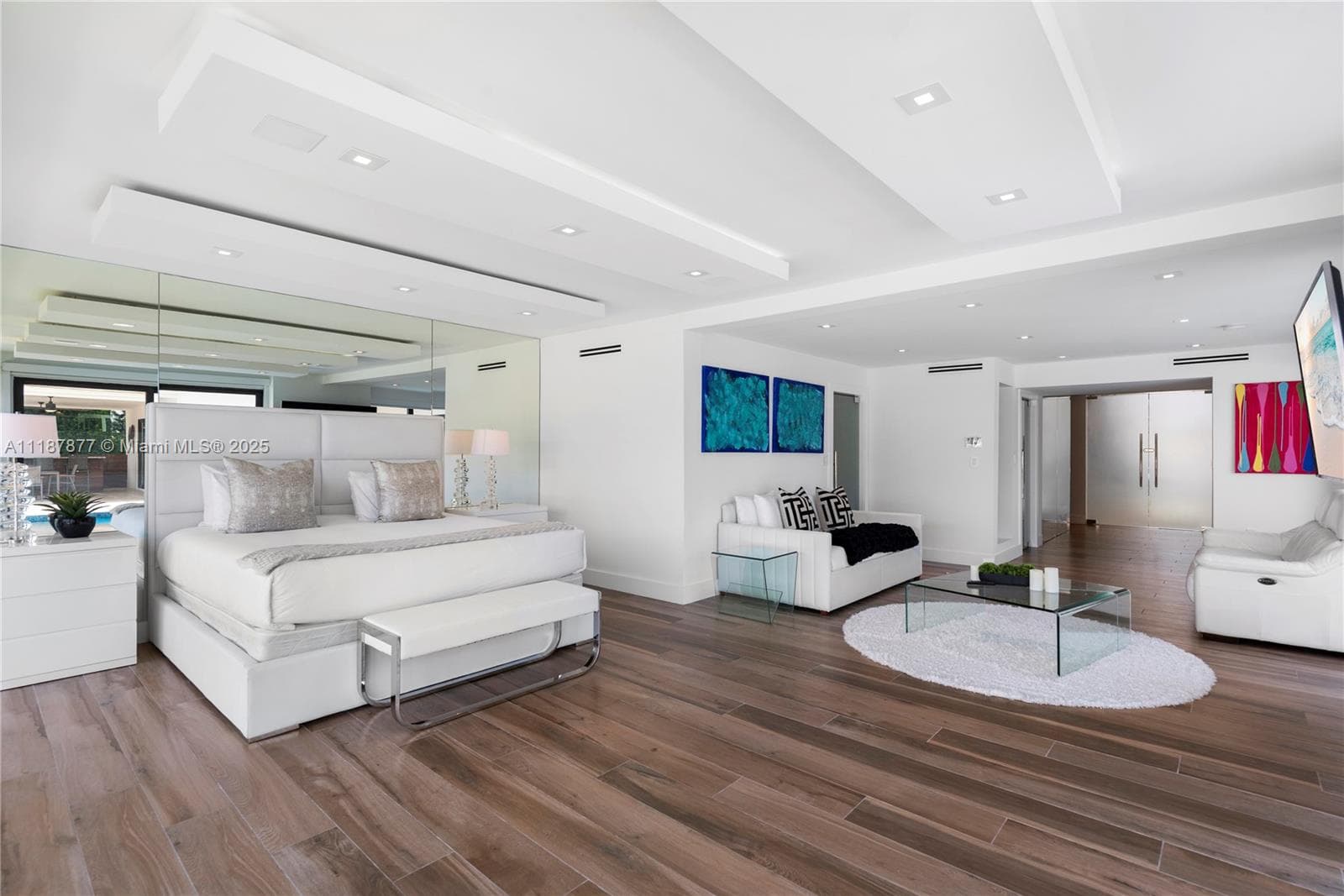 Loungey bedroom with plush seating