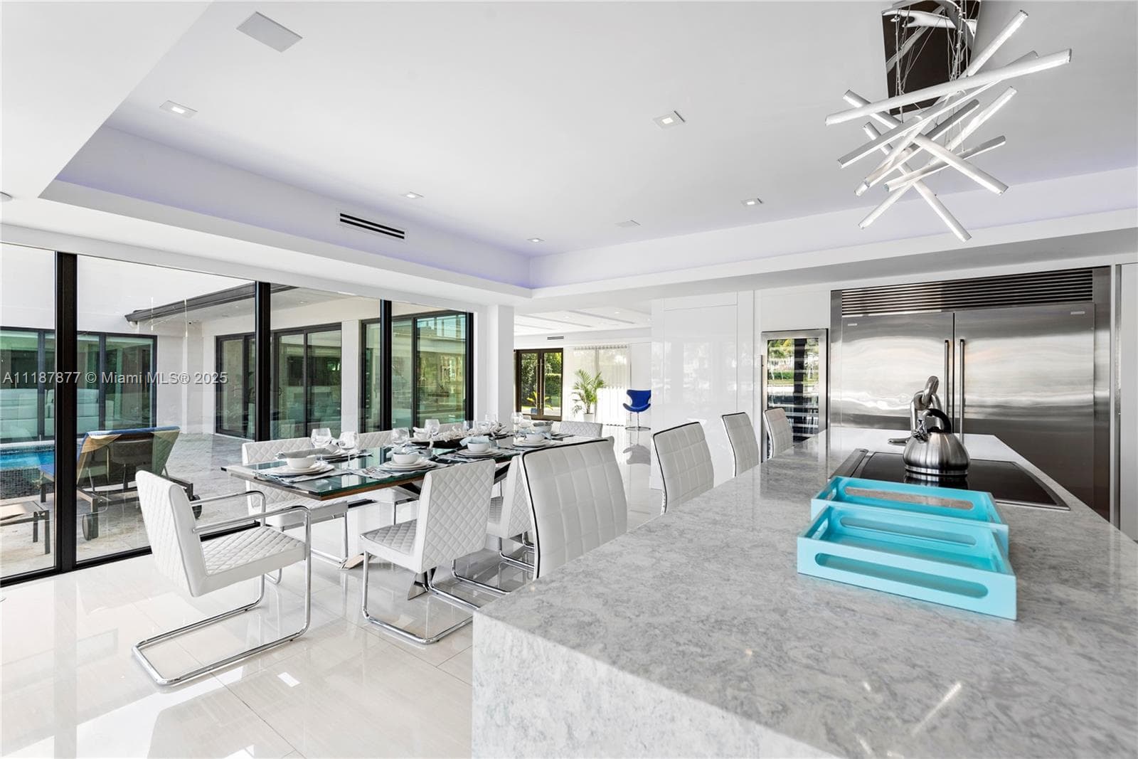 Indoor outdoor dining by the pool