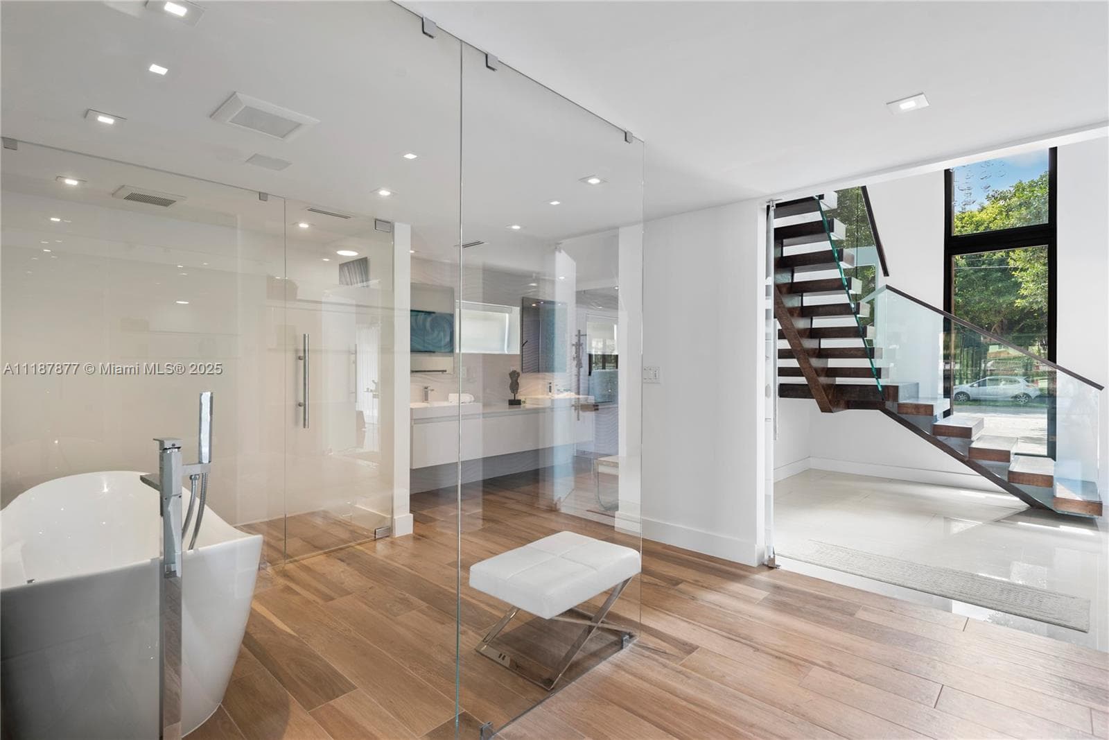 Bright bath with floating vanity