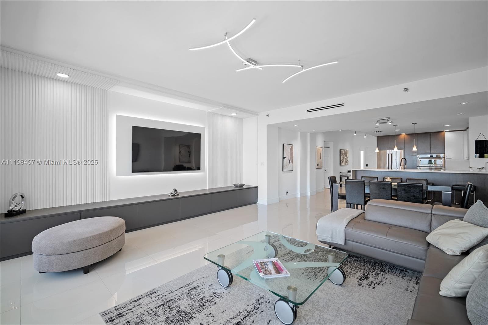 Seaside Village · #19234 in Fisher Island - Photo 13