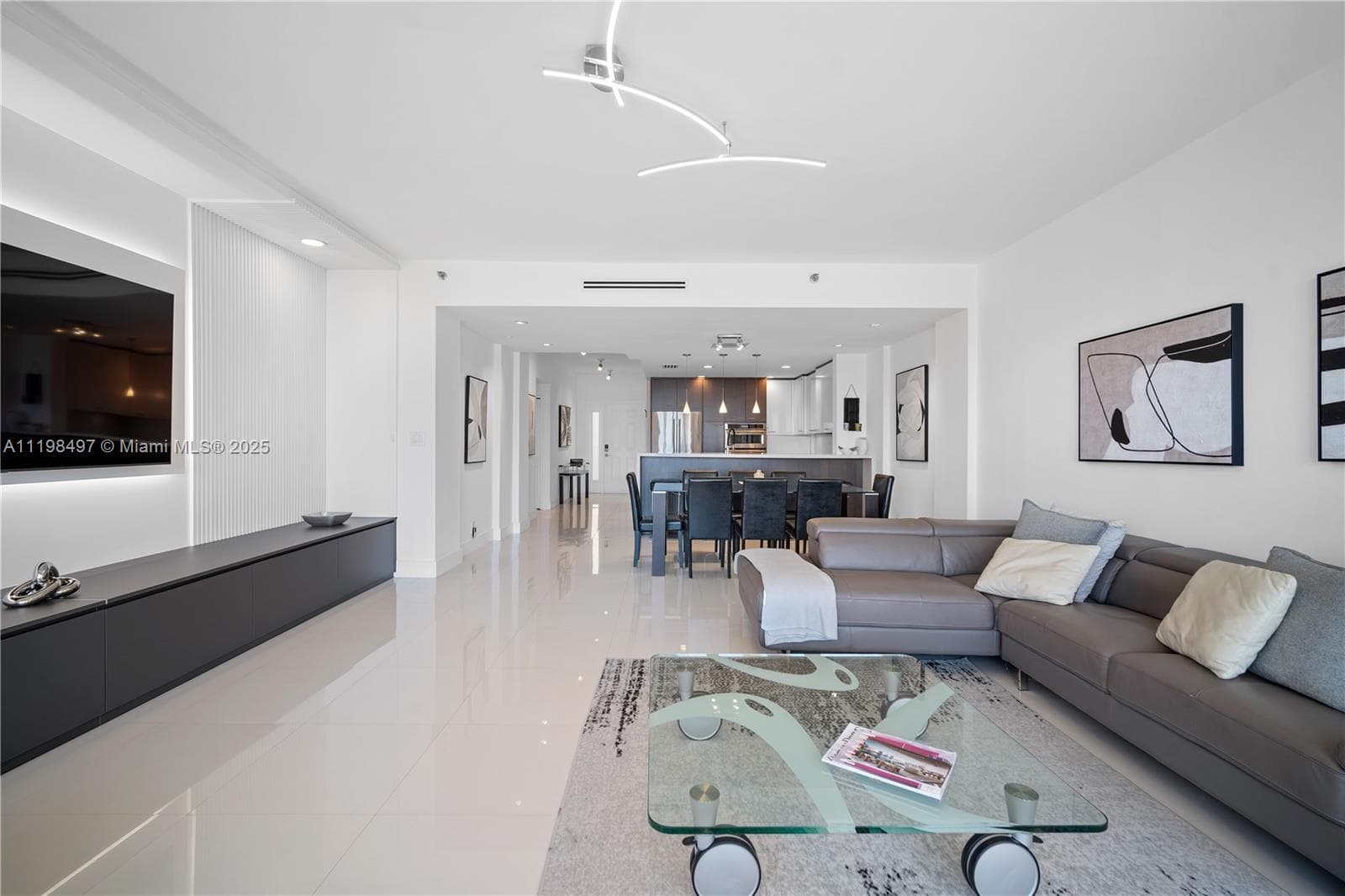 Seaside Village · #19234 in Fisher Island - Photo 12