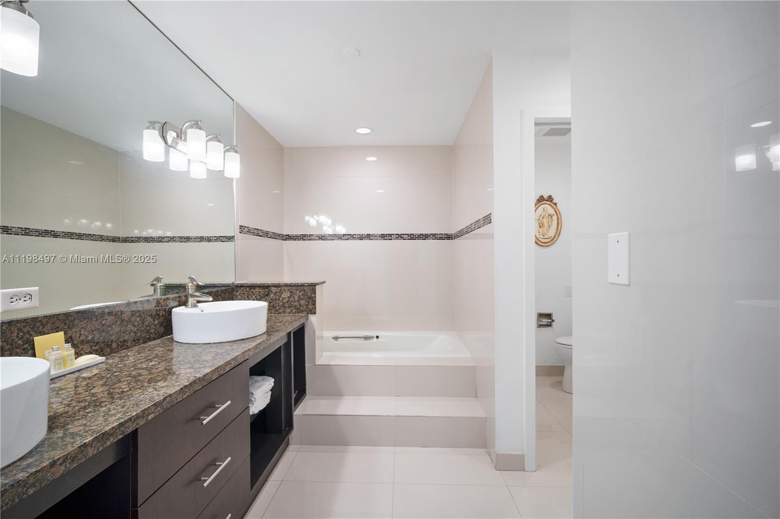 Seaside Village · #19234 in Fisher Island - Photo 26