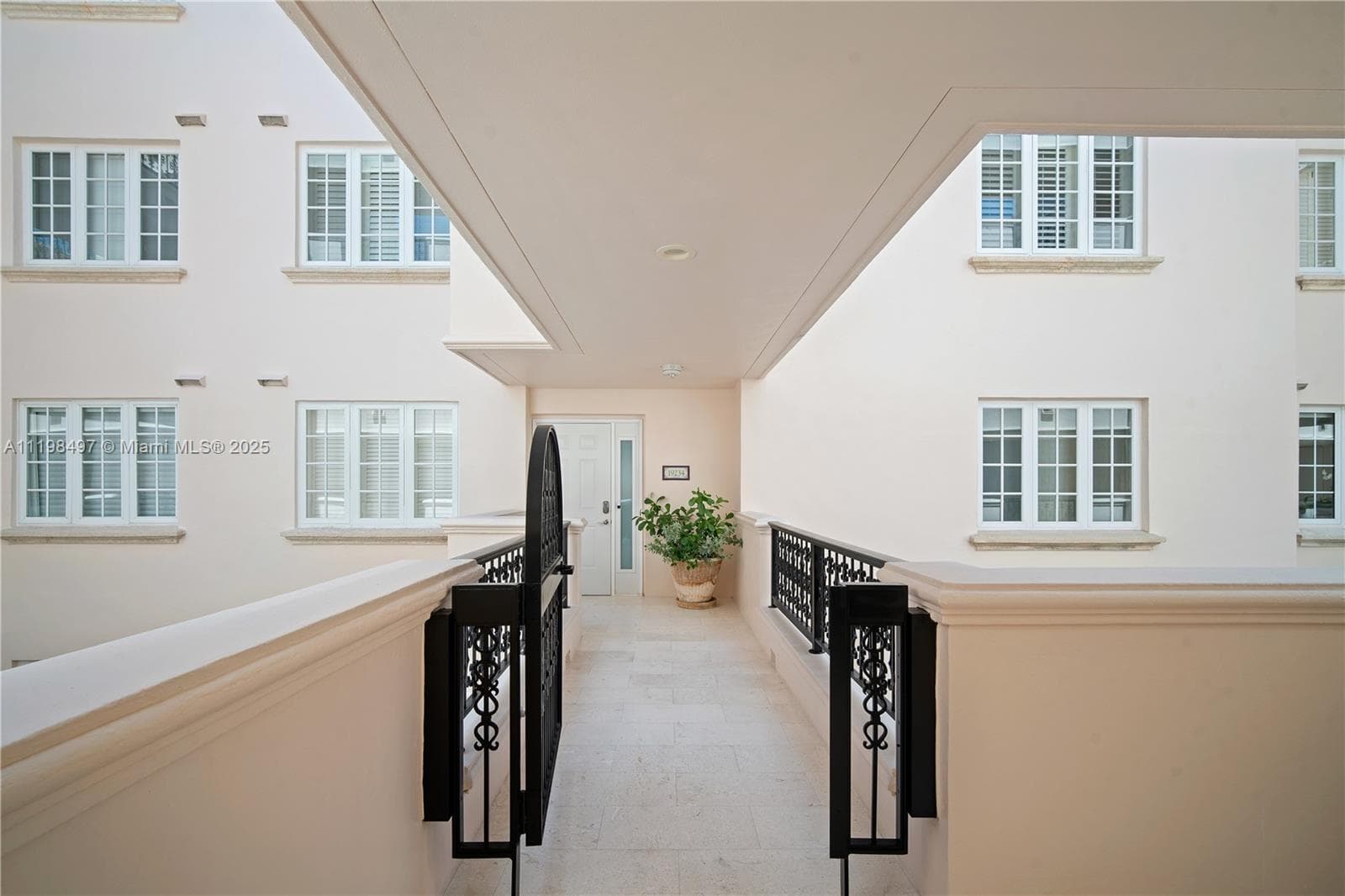Seaside Village · #19234 in Fisher Island - Photo 33