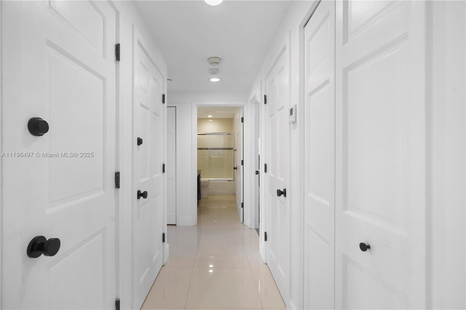 Seaside Village · #19234 in Fisher Island - Photo 15