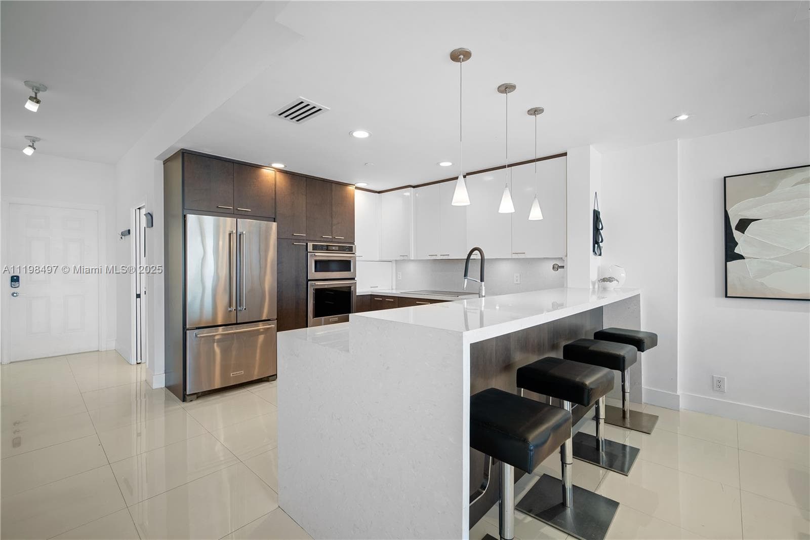 Seaside Village · #19234 in Fisher Island - Photo 8