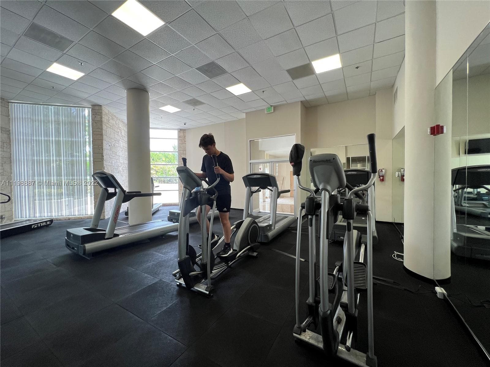 GYM CARDIO ROOM 1