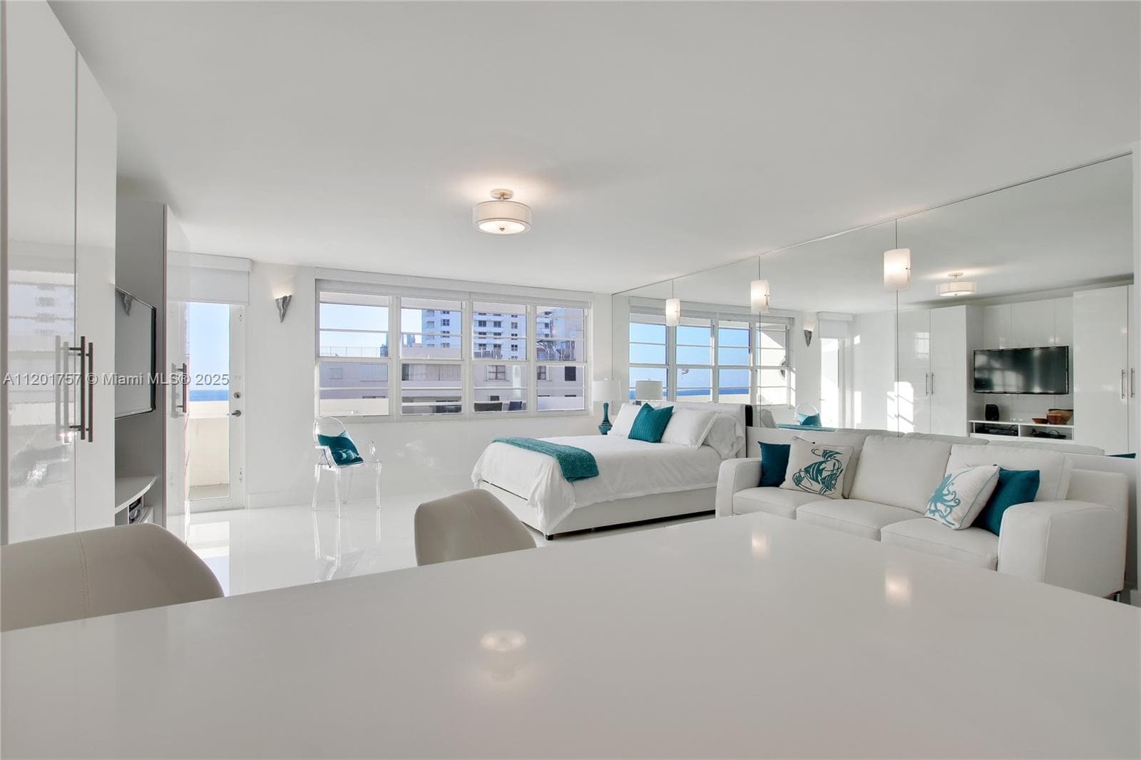The Decoplage · #940 in Miami Beach - Photo 9