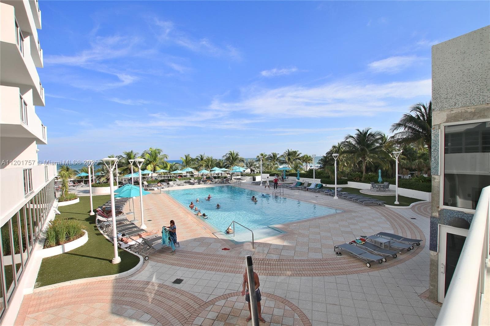 The Decoplage · #940 in Miami Beach - Photo 24