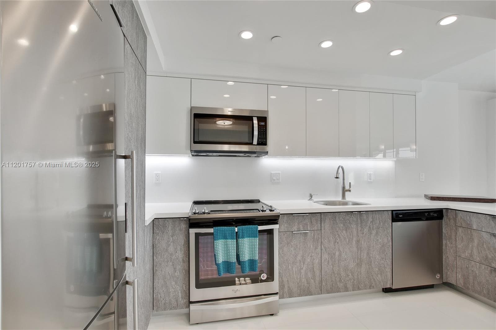 The Decoplage · #940 in Miami Beach - Photo 11