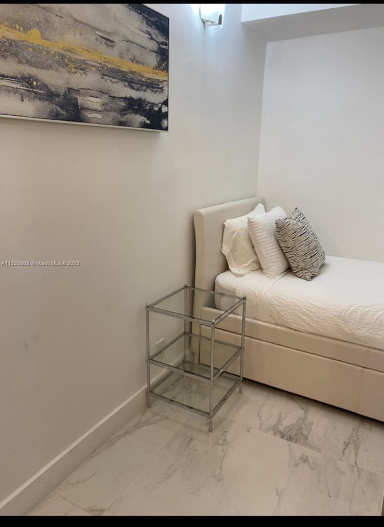 2ND BEDROOM 2 TWIN SIZE BEDS