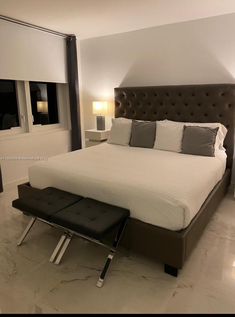 KING BEDROOM