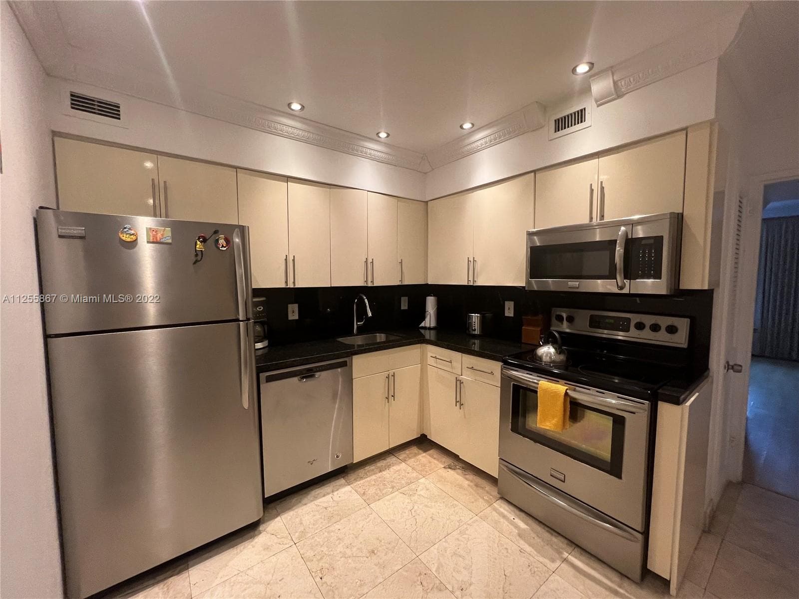 Seacoast 5151 · #1711 in Miami Beach - Photo 3