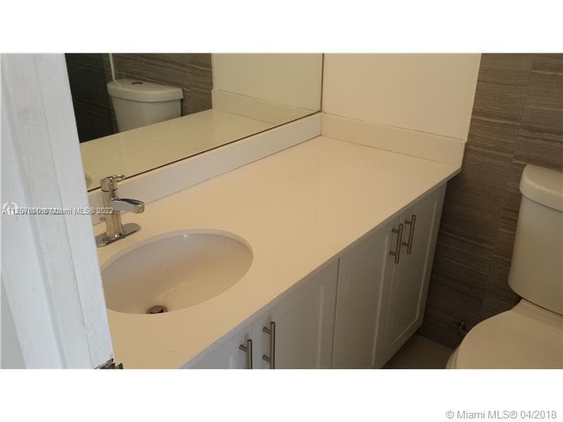 Bayshore Yacht & Tennis Club · #703 in North Bay Village - Photo 8