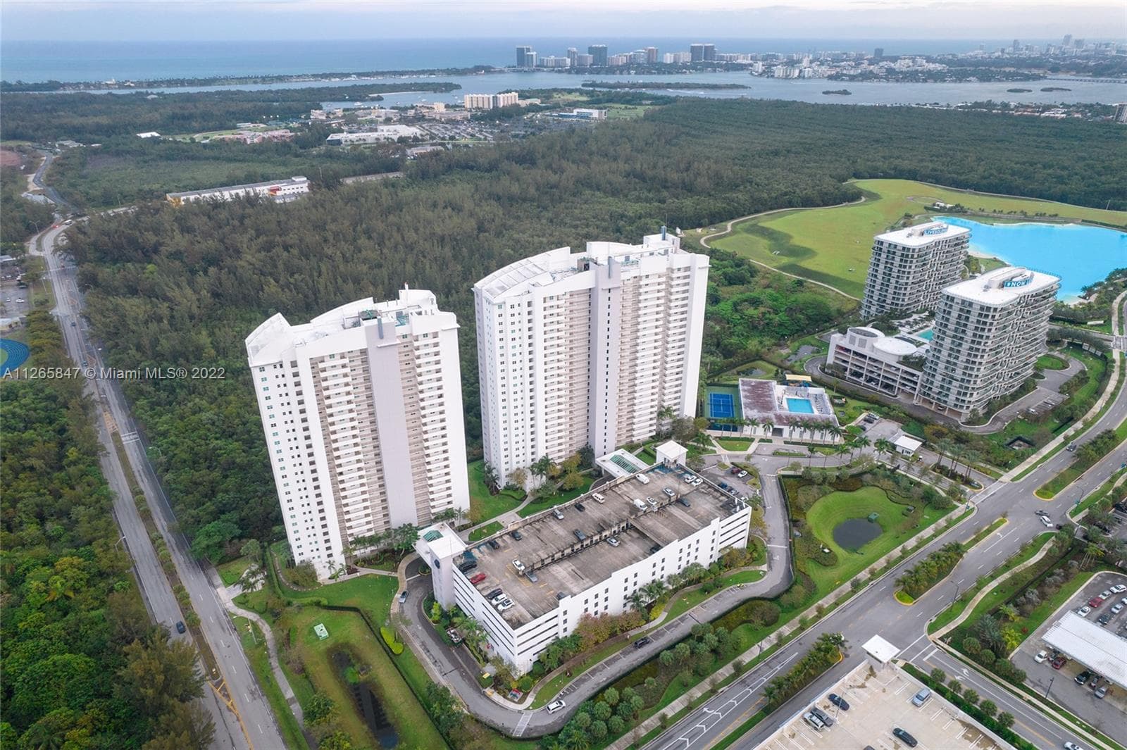 THE OAKS I CONDO · #1203 in North Miami - Photo 2