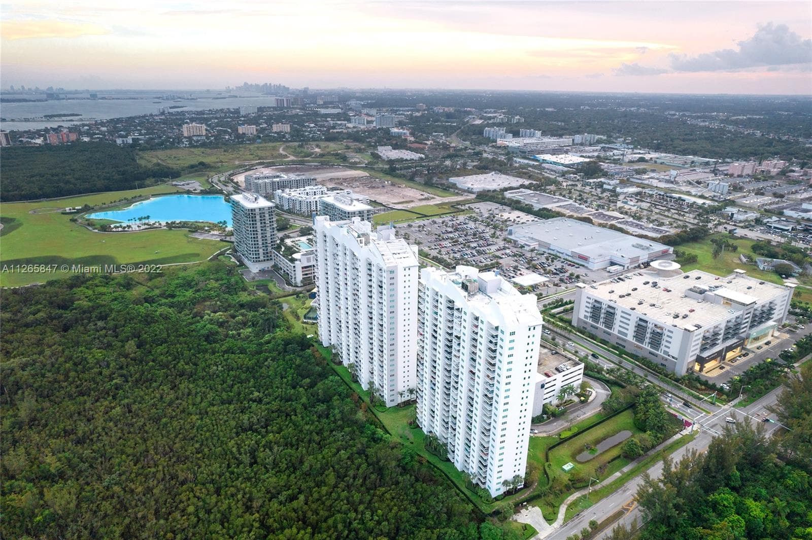 THE OAKS I CONDO · #1203 in North Miami - Photo 3