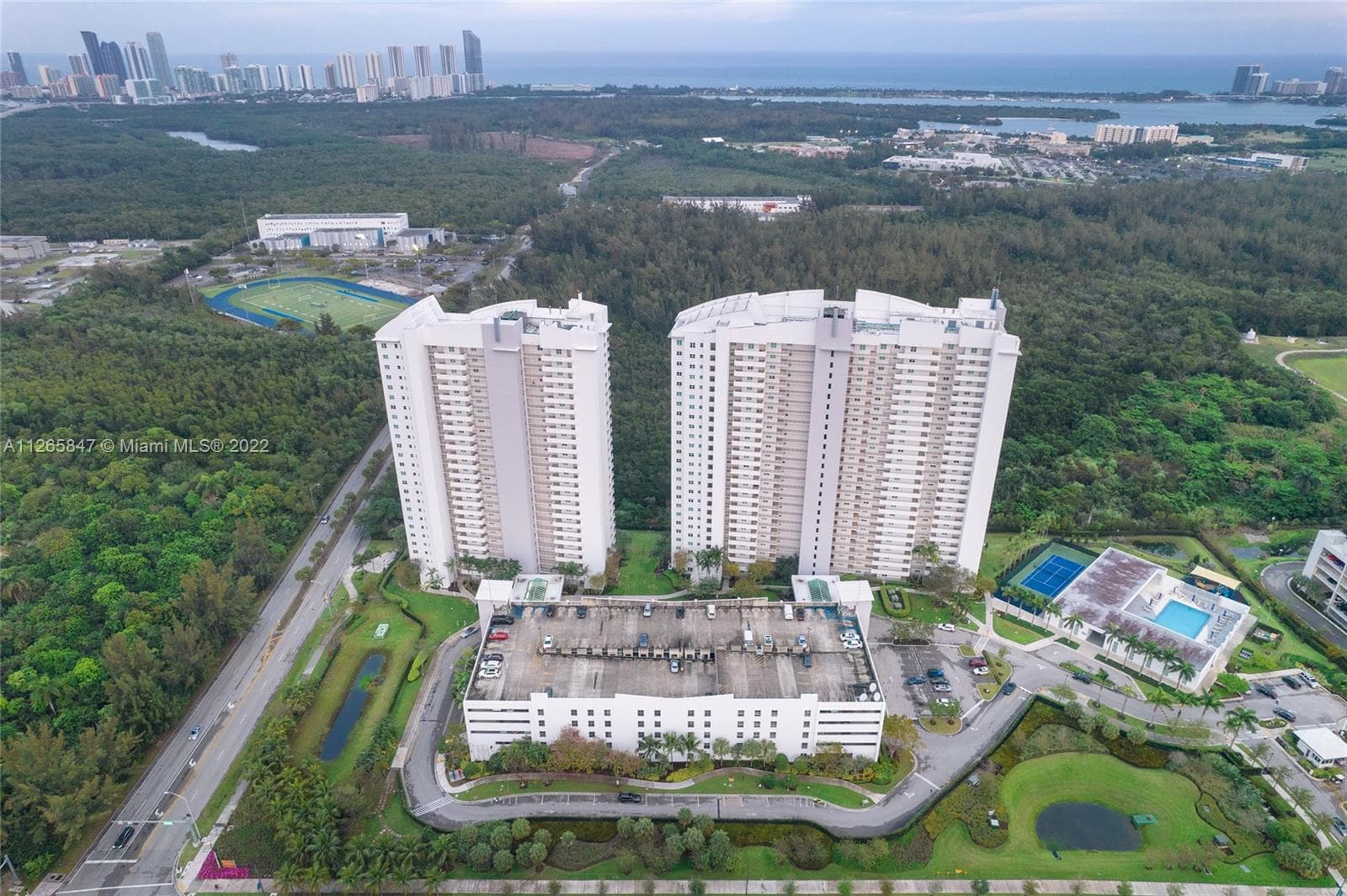 THE OAKS I CONDO · #1203 in North Miami - Photo 32