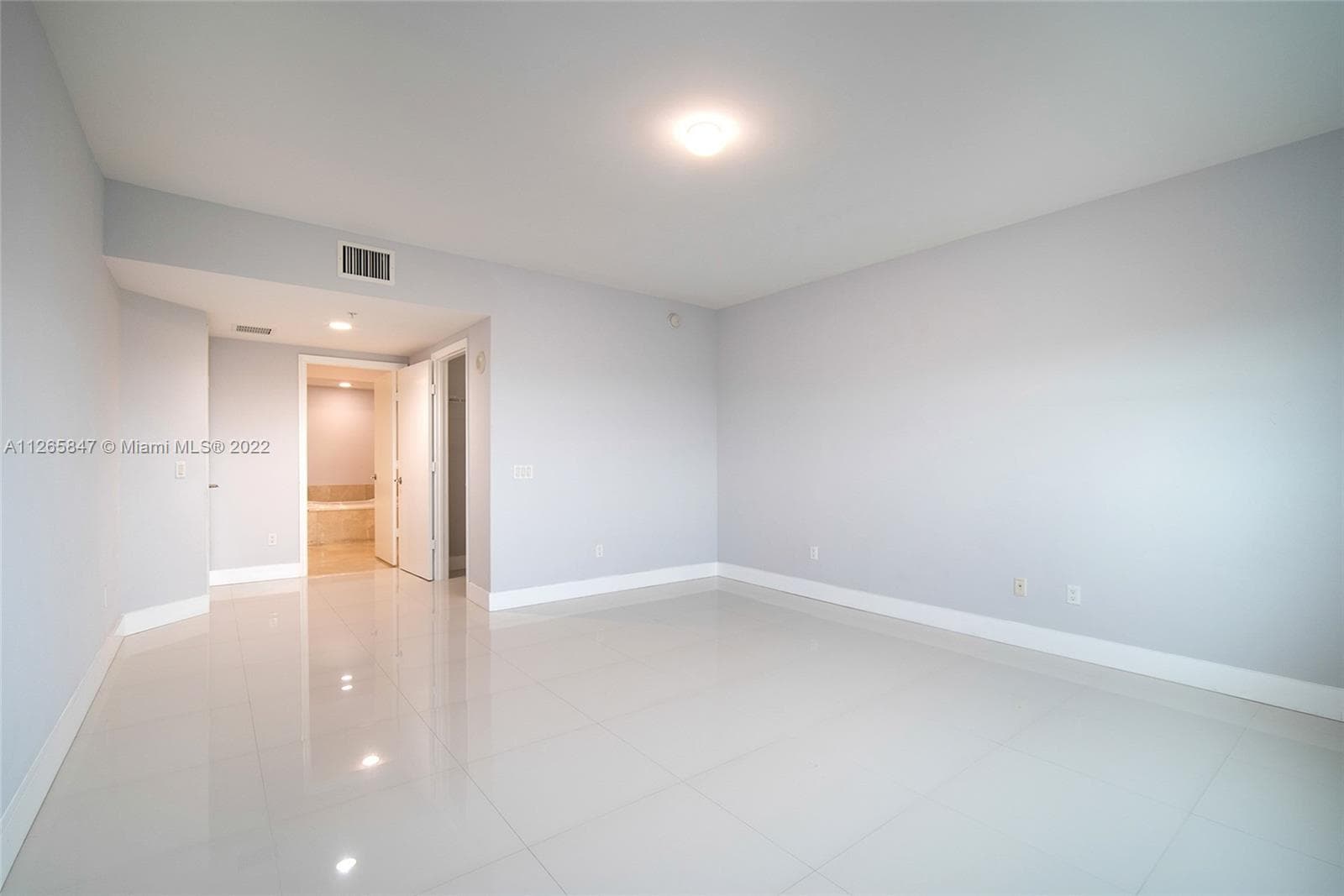 THE OAKS I CONDO · #1203 in North Miami - Photo 24