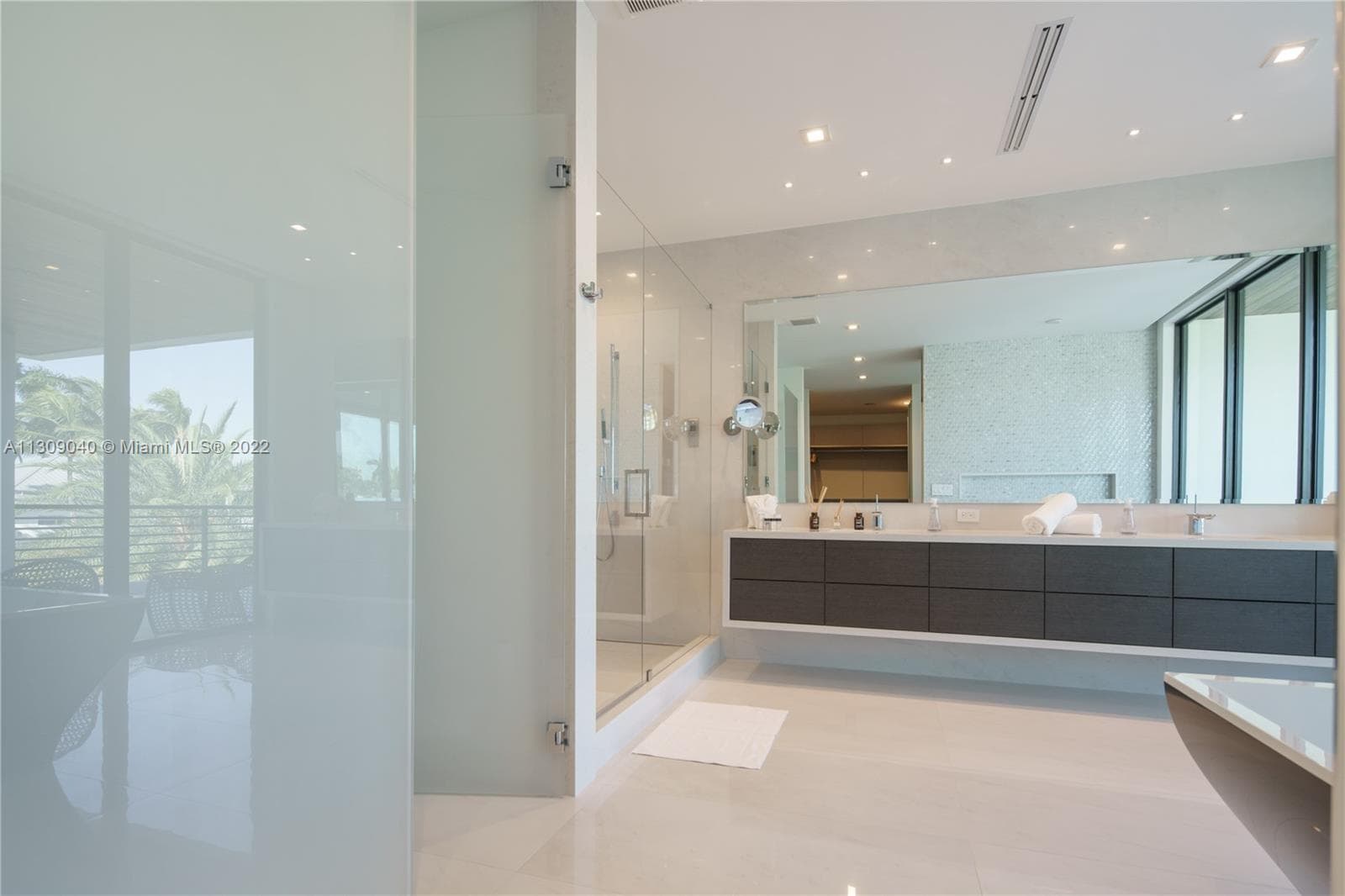 128 Fiesta Way photo 32