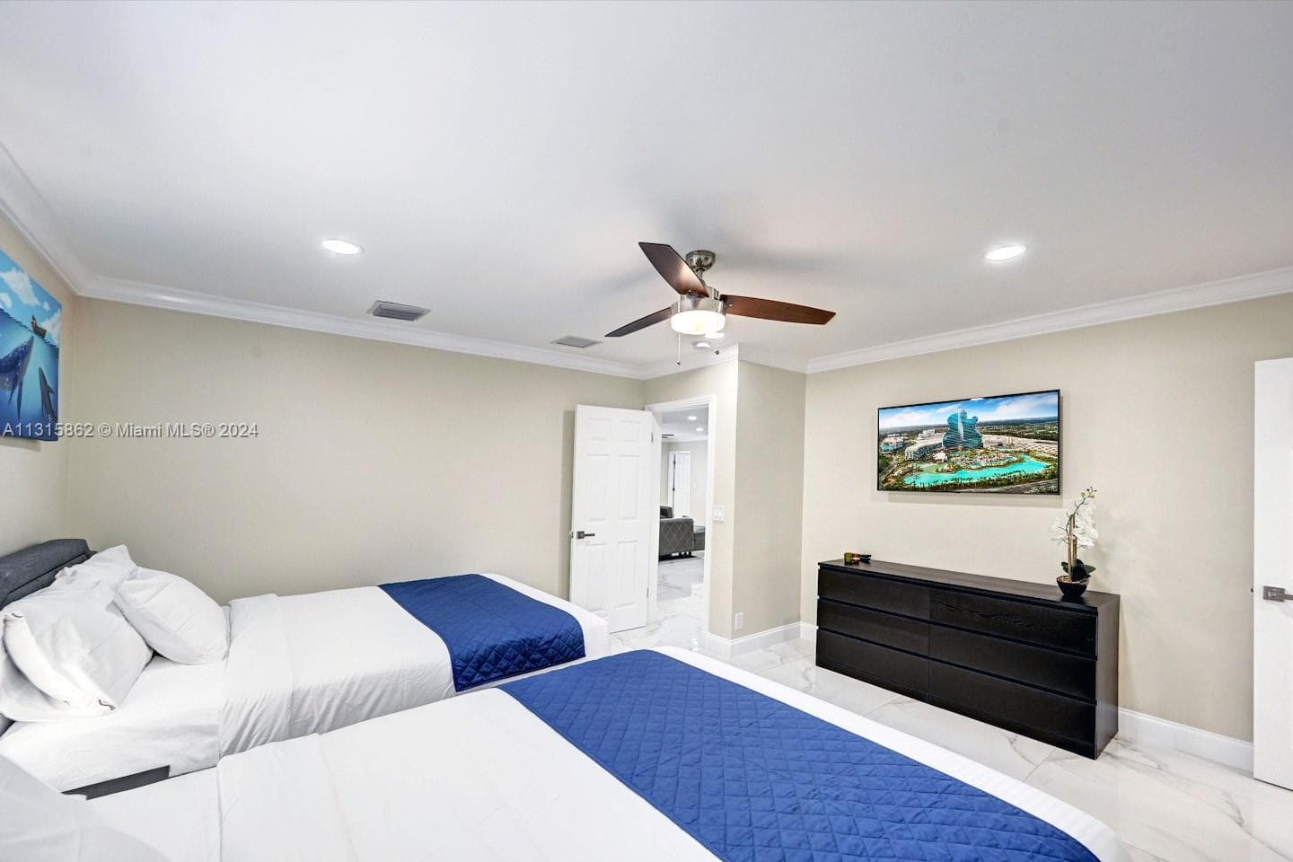 1307 Rodman St photo 14