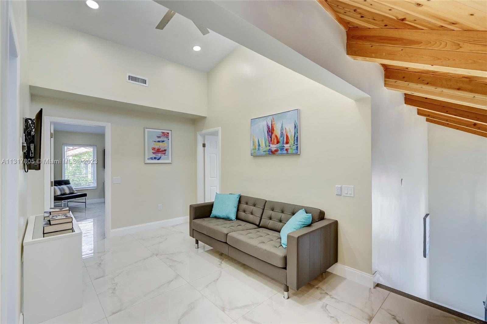 1109 Hollywood Blvd photo 42