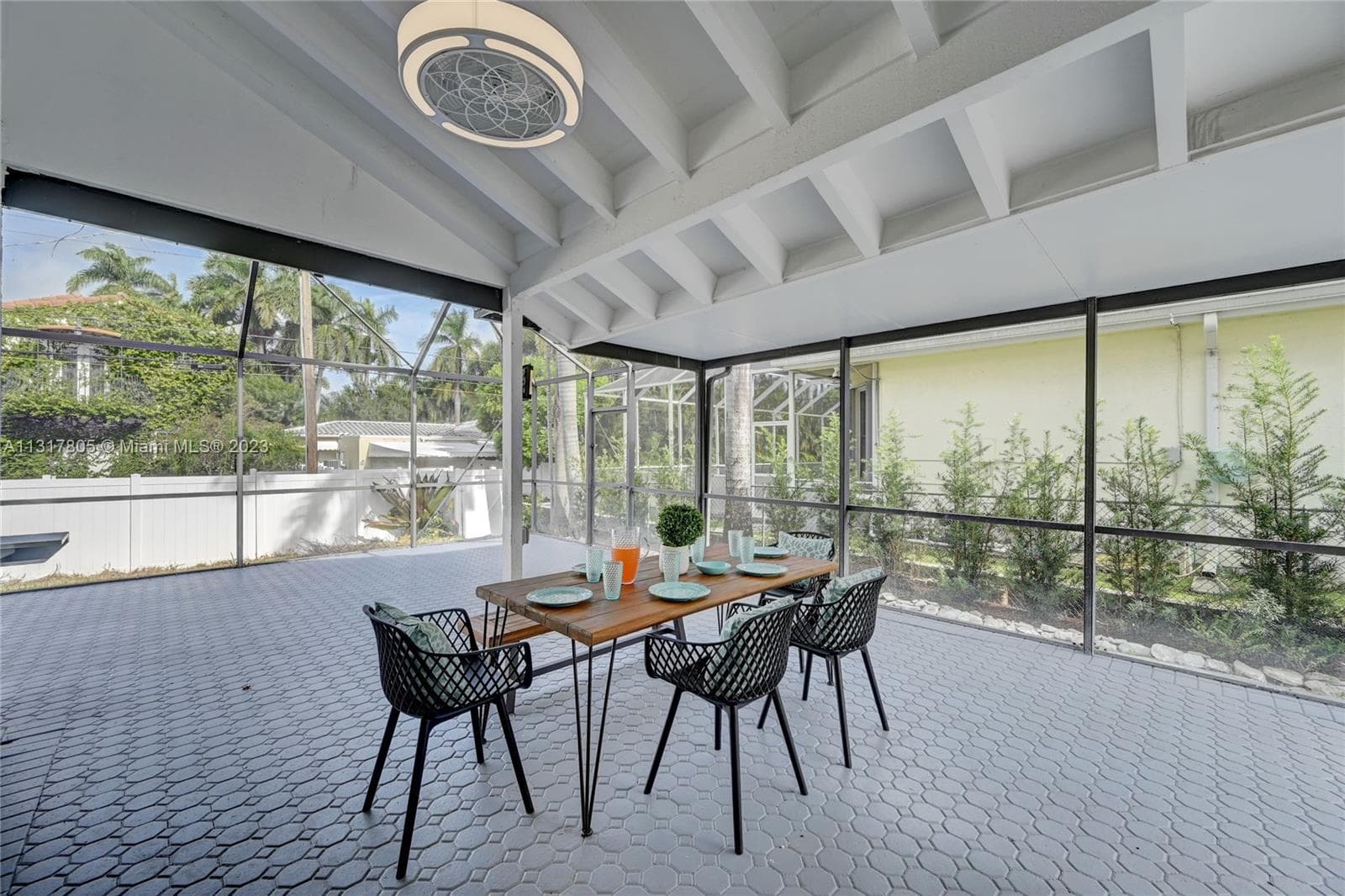 1109 Hollywood Blvd photo 36