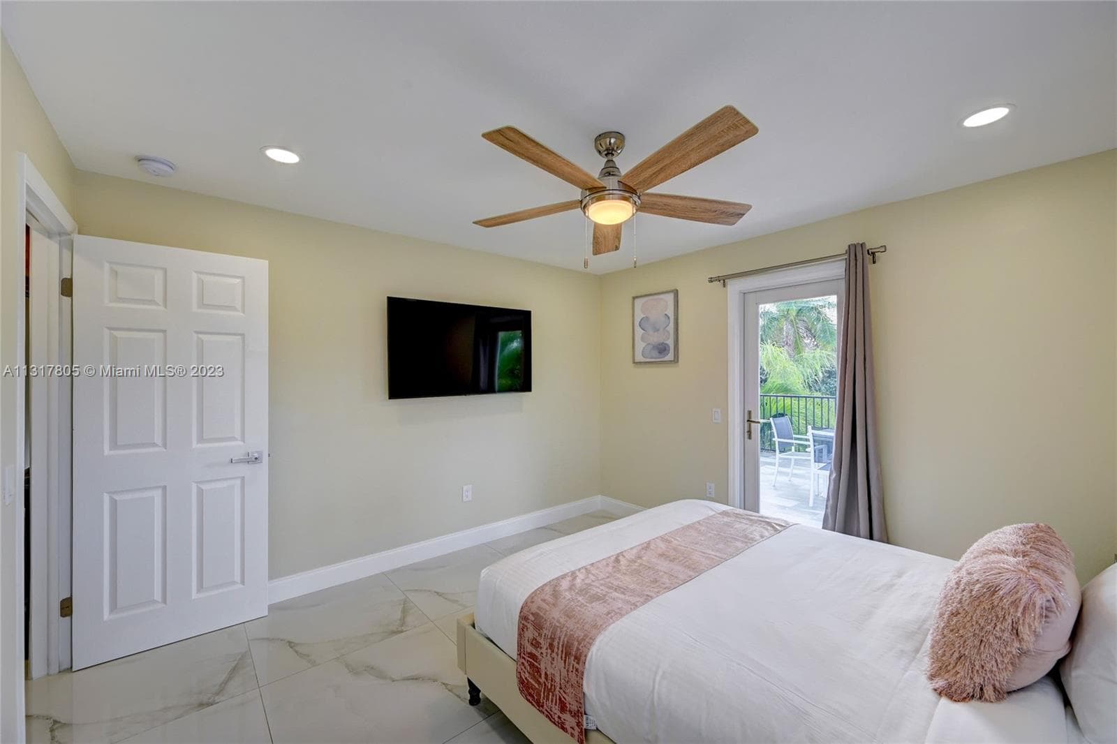 1109 Hollywood Blvd photo 45