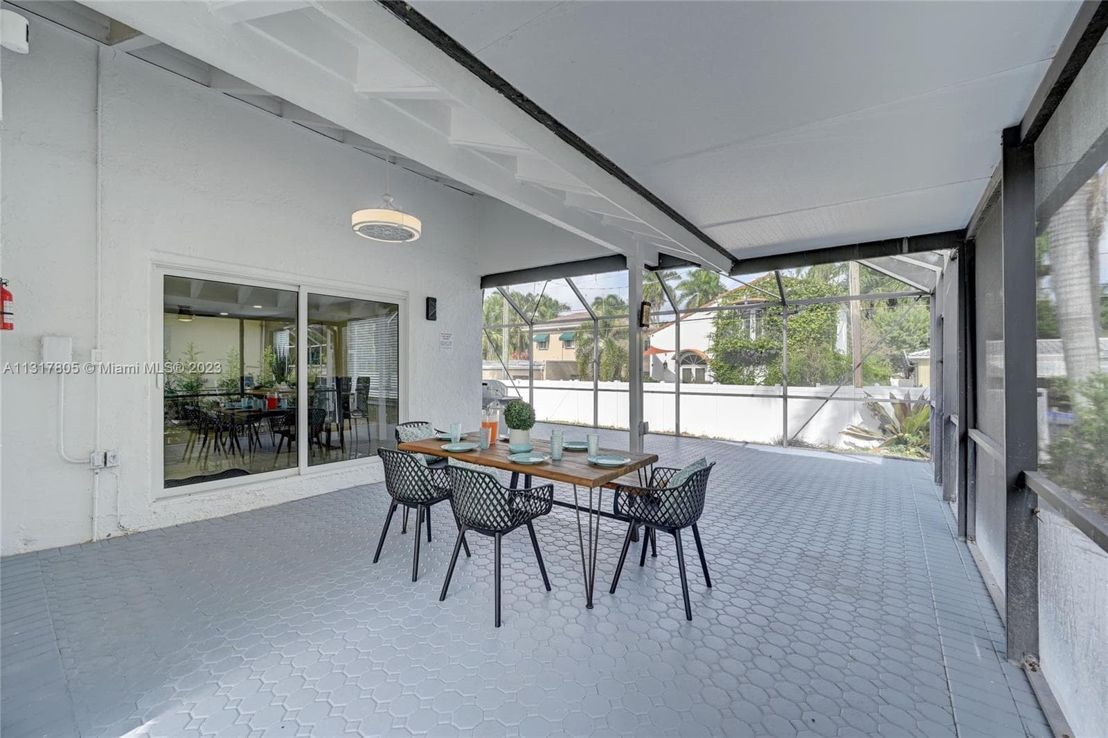 1109 Hollywood Blvd photo 35