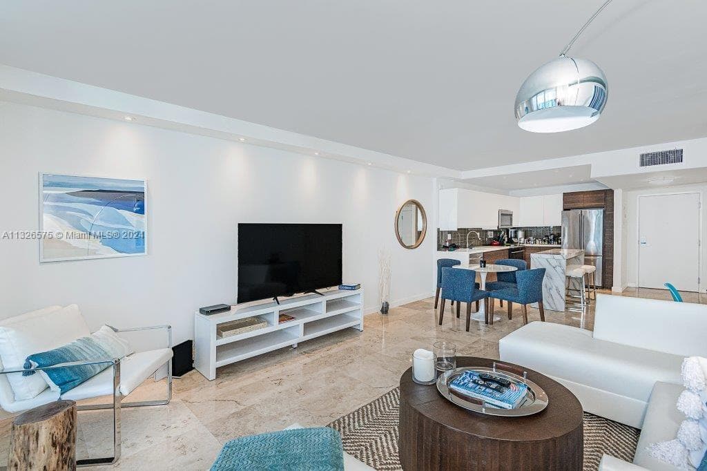 Roney Palace · #1117 in Miami Beach - Photo 6