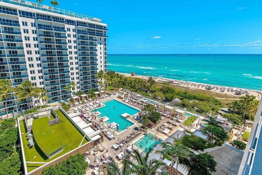 Roney Palace · #1117 in Miami Beach - Photo 4