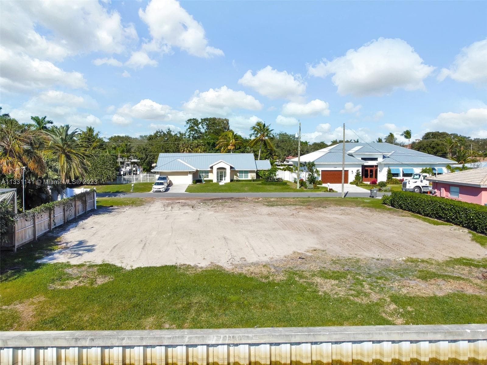 2400 Edward Rd photo 43