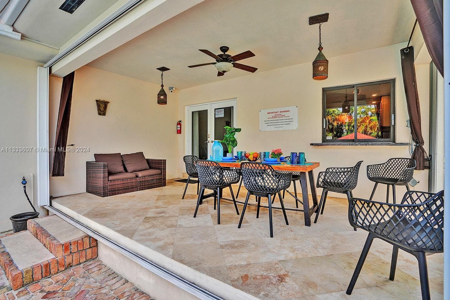 1049 N Southlake Dr photo 5