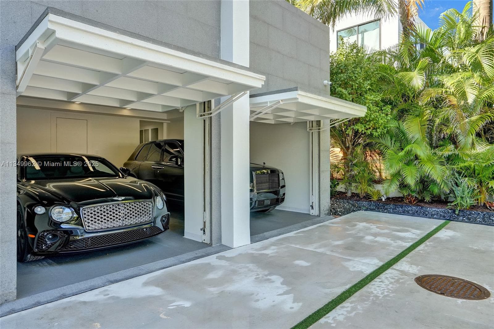 240 Ocean Blvd photo 6