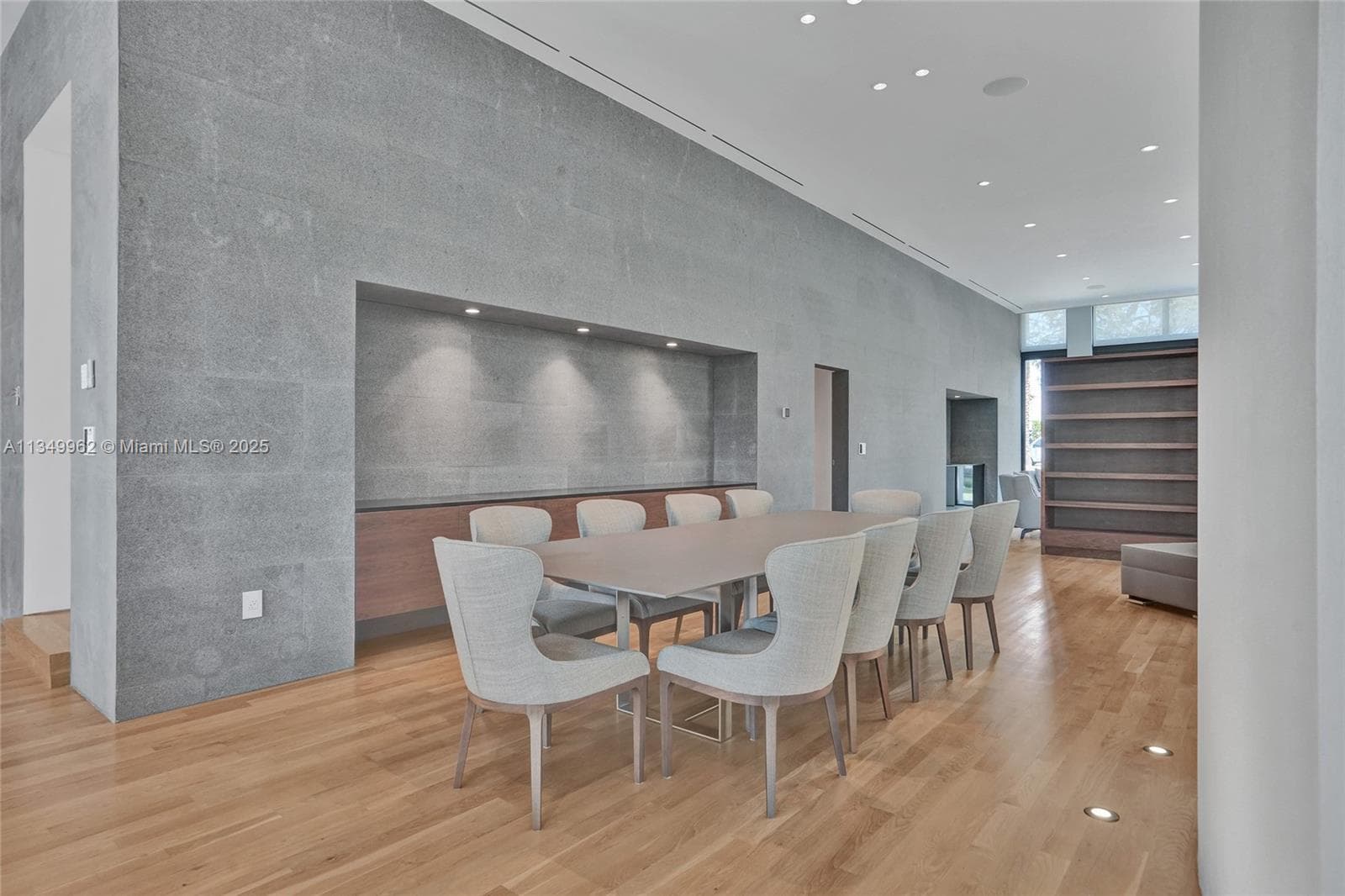 240 Ocean Blvd photo 52