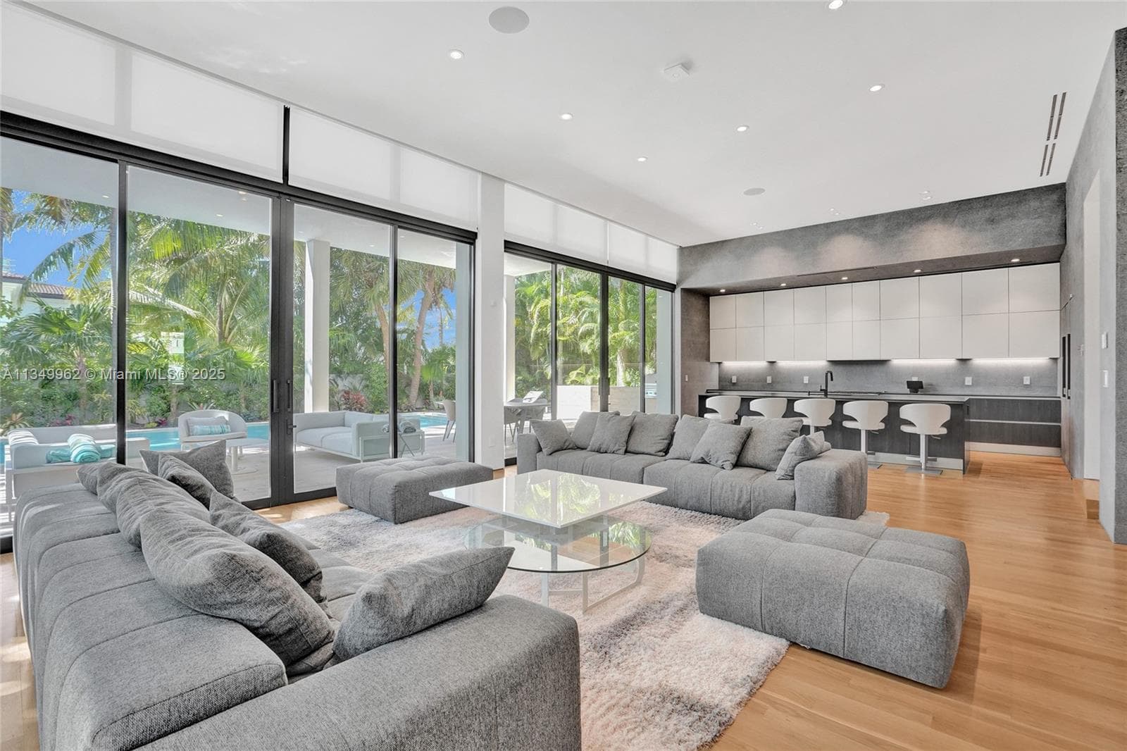 240 Ocean Blvd photo 46
