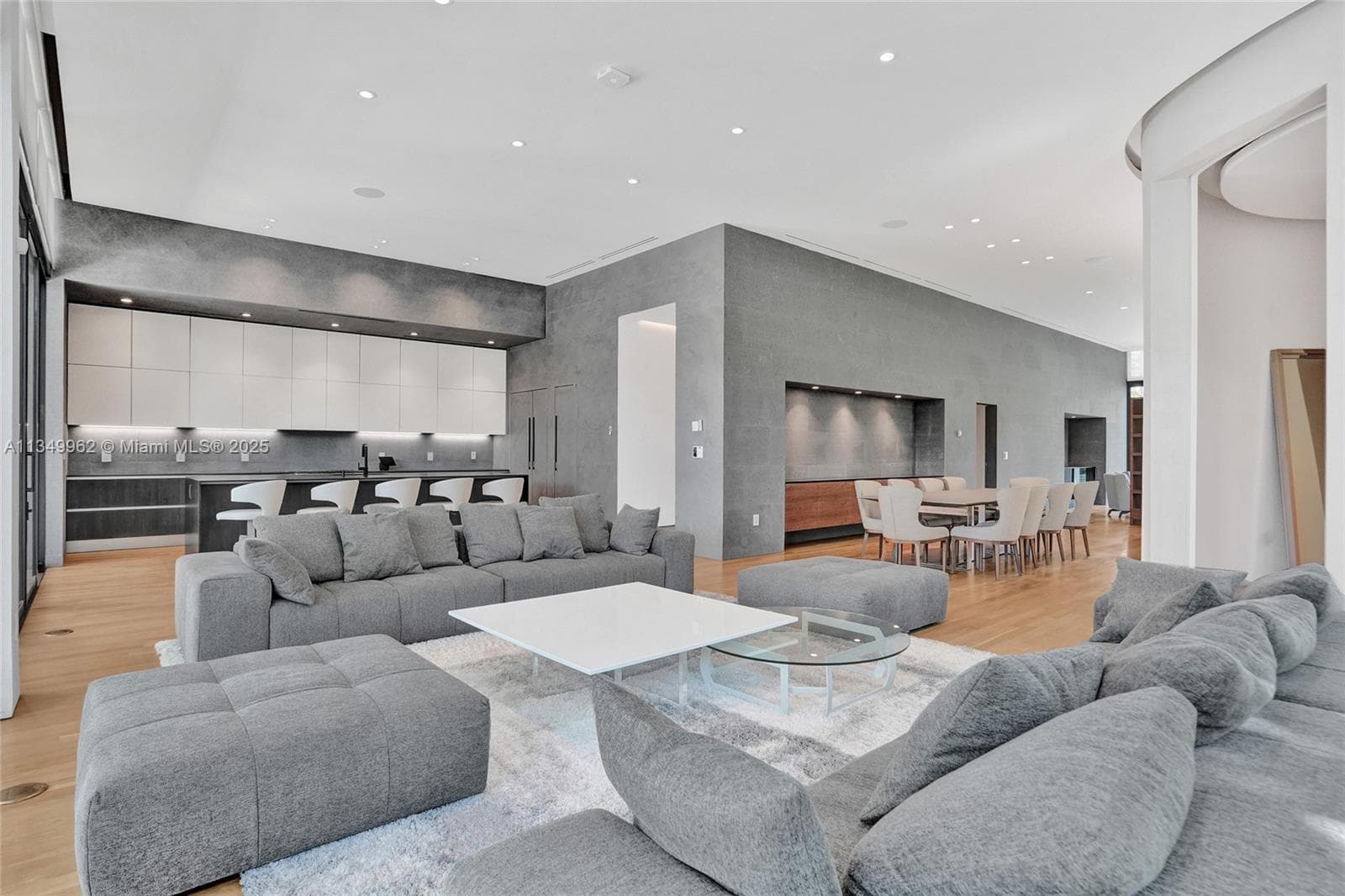 240 Ocean Blvd photo 47
