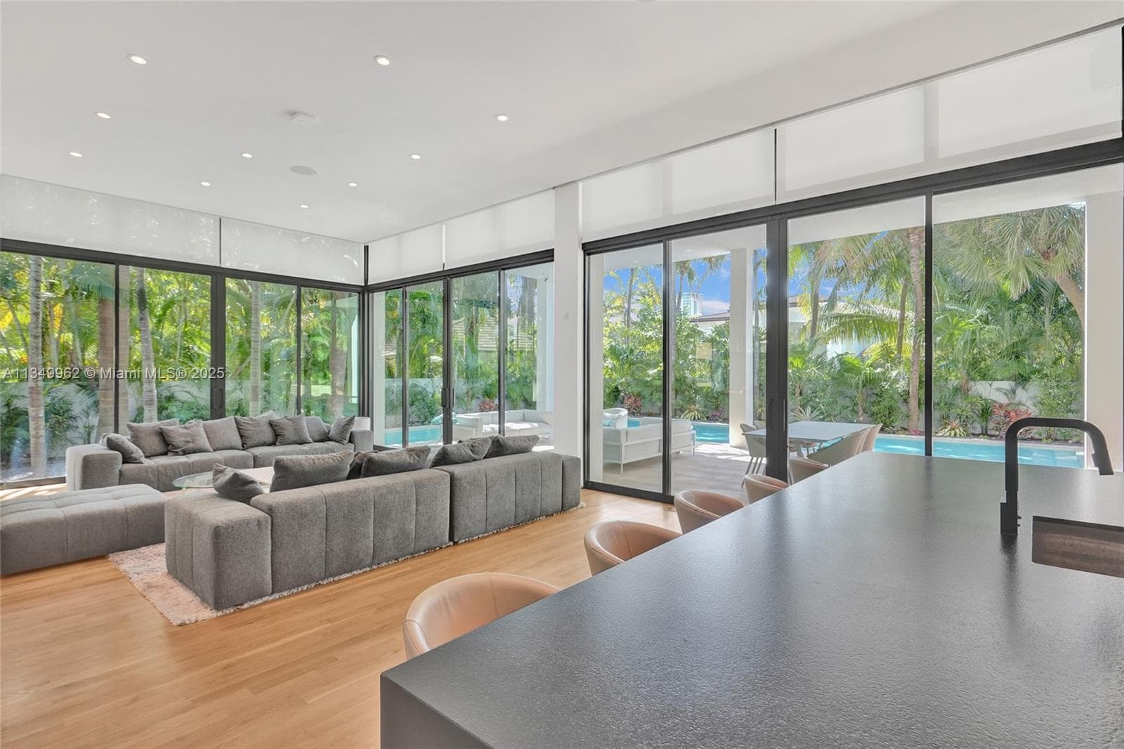 240 Ocean Blvd photo 43