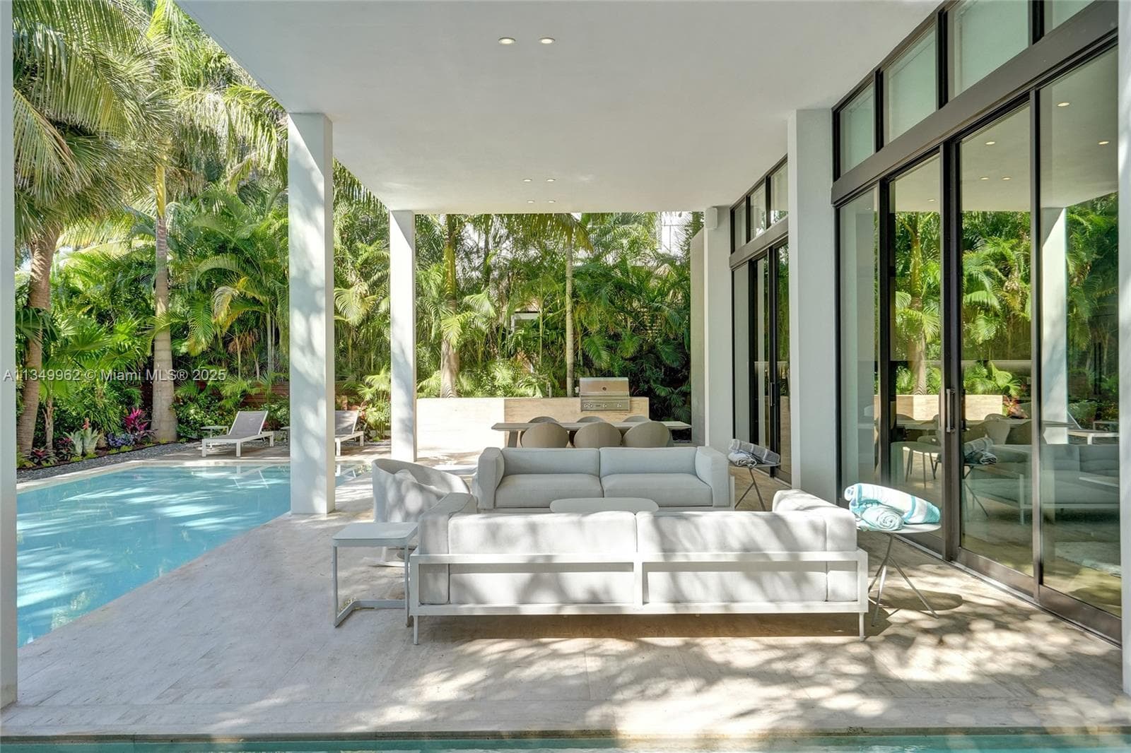 240 Ocean Blvd photo 16