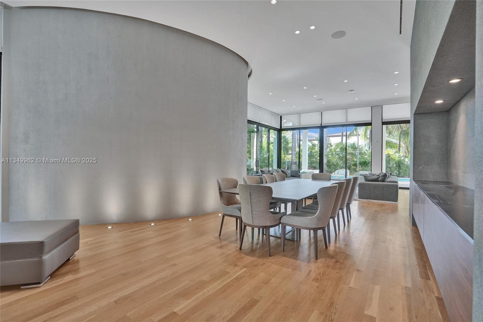 240 Ocean Blvd photo 53