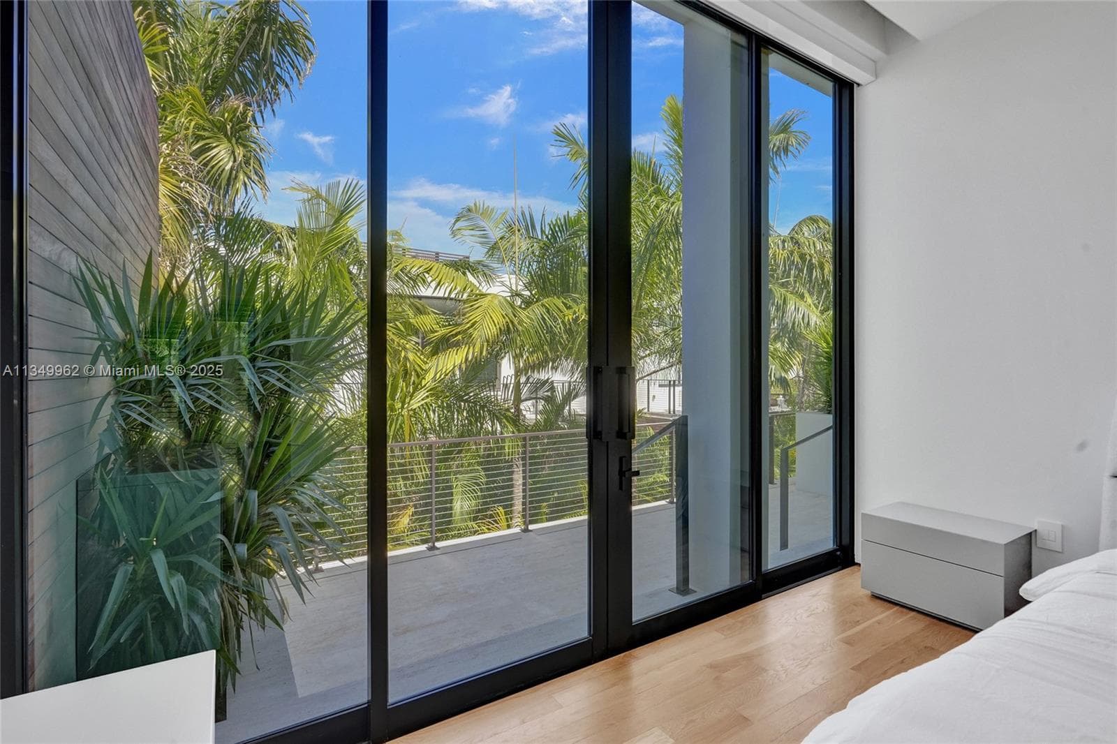 240 Ocean Blvd photo 81