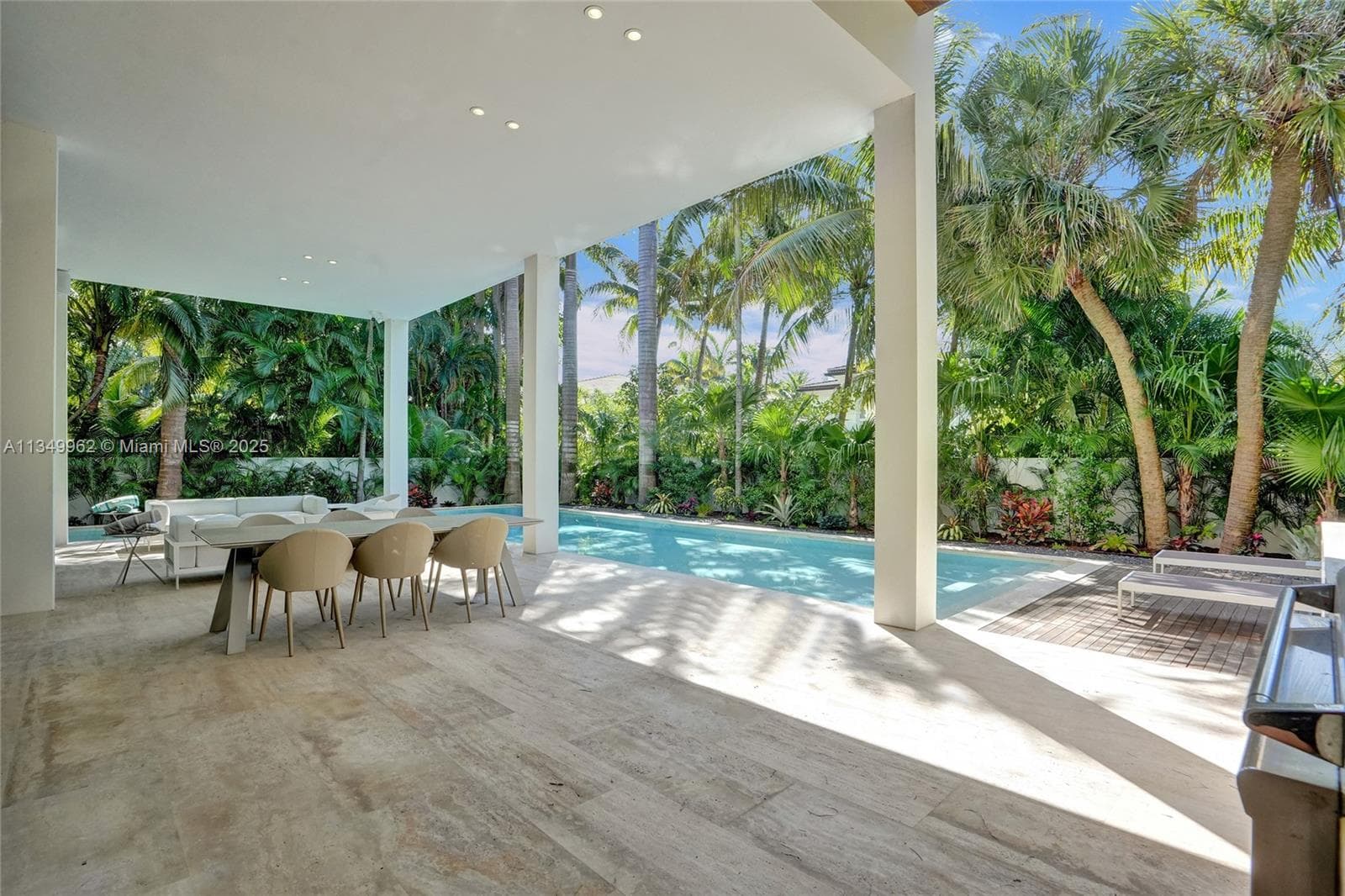 240 Ocean Blvd photo 28