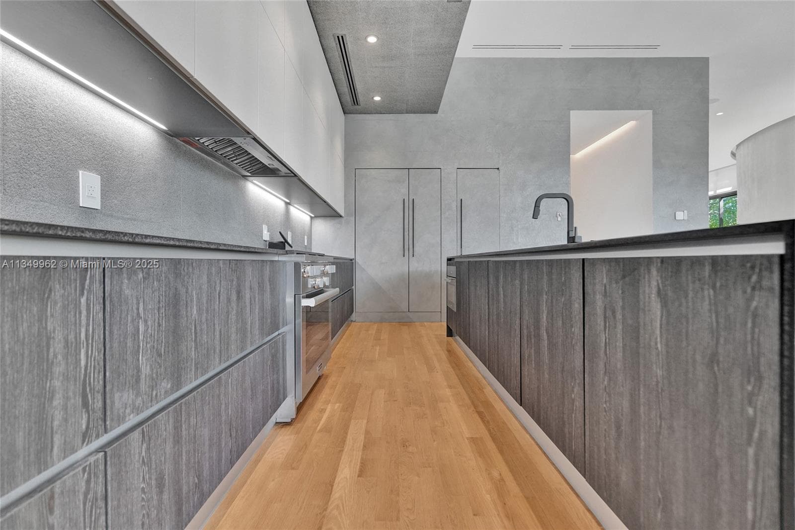240 Ocean Blvd photo 37