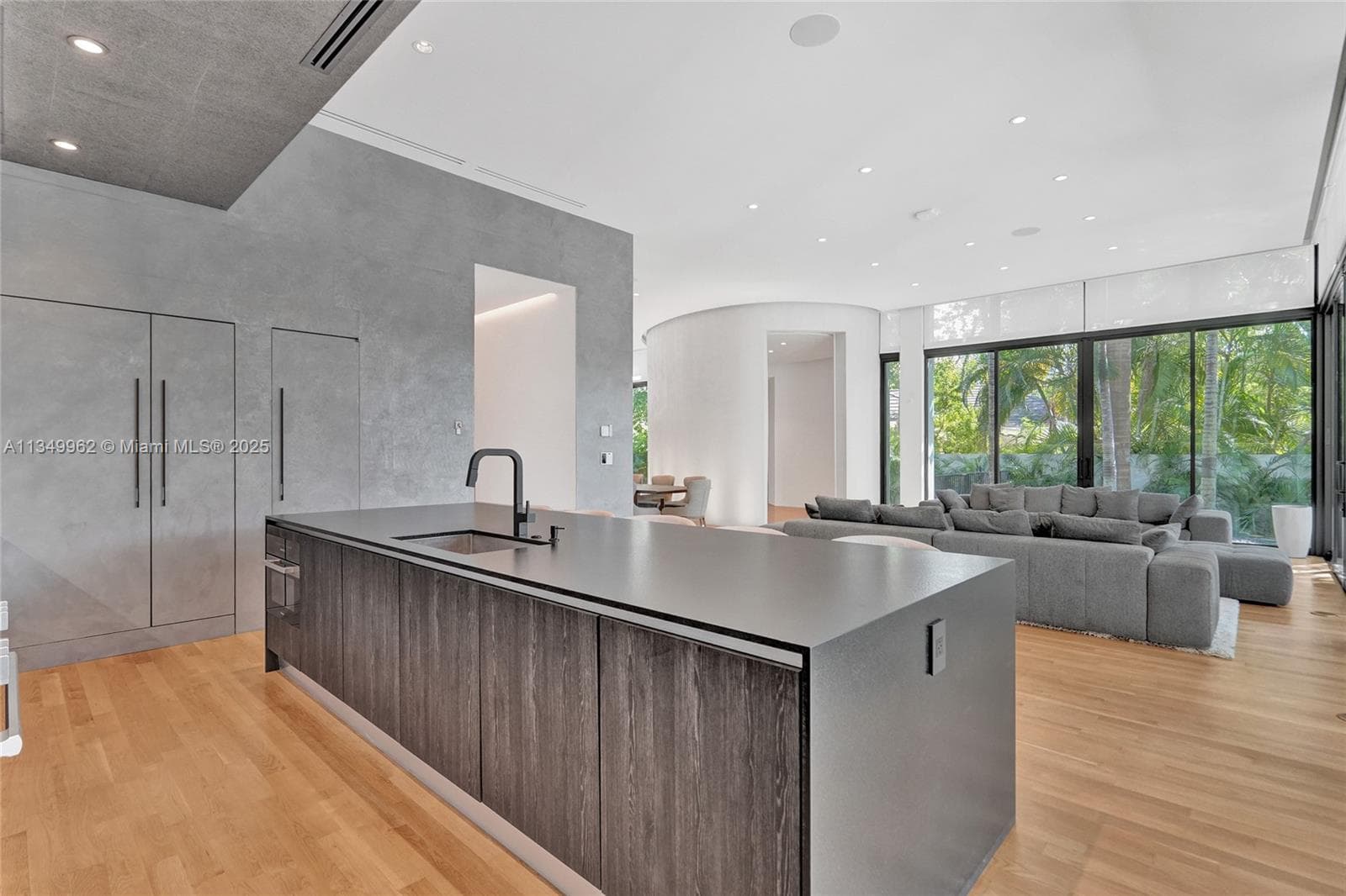 240 Ocean Blvd photo 39